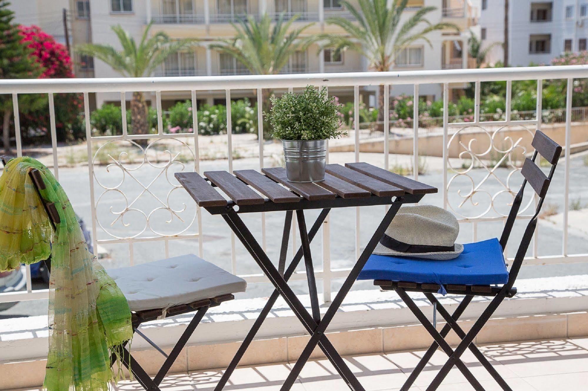 Paphos Love Nest Apartment Exterior foto